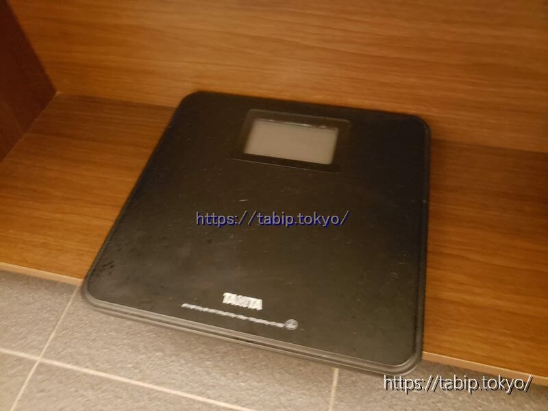 クインテッサホテル大阪ベイの客室内の体重計