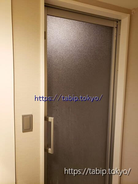 クインテッサホテル大阪ベイの客室内バスルームドア