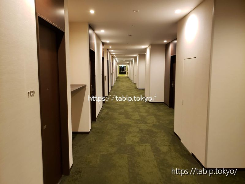 クインテッサホテル大阪ベイの客室までの廊下