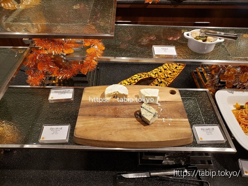 クインテッサホテル大阪ベイの朝食のチーズ