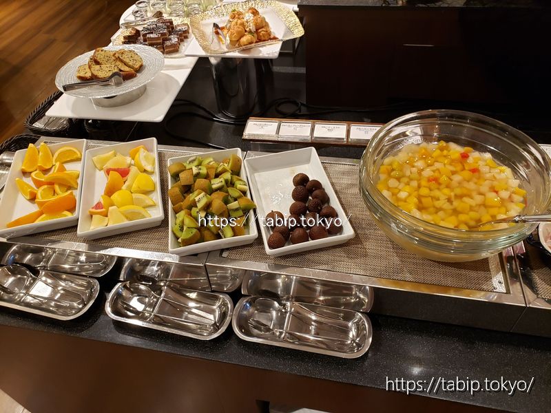 クインテッサホテル大阪ベイの朝食のフルーツの数々