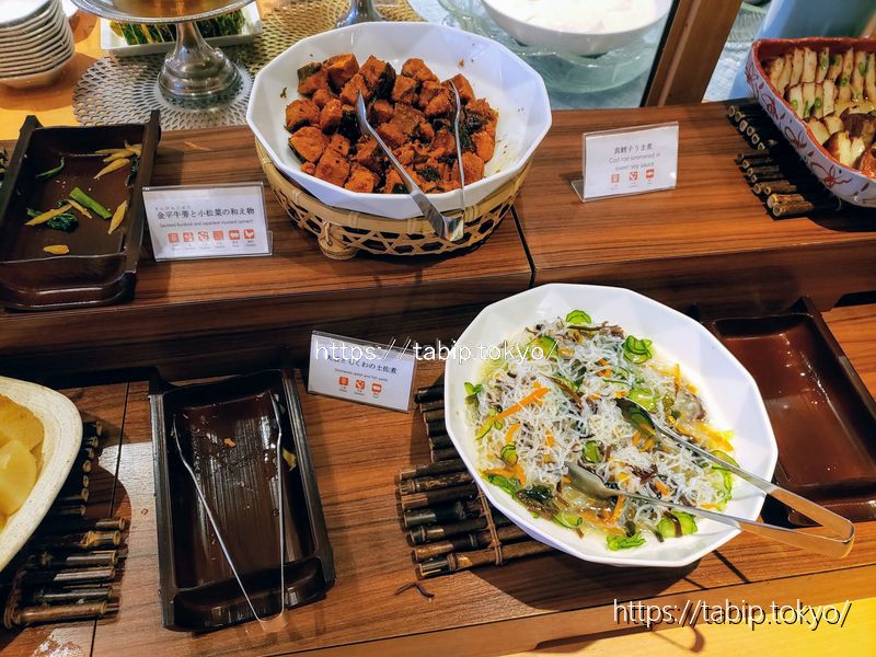 ホテルエルシエント京都の朝食、真鱈子の旨煮と春雨サラダ