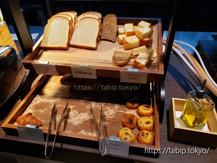 ホテルヴィスキオ大阪のパン類はトースト・フォカッチャ・クロワッサン・デニッシュ