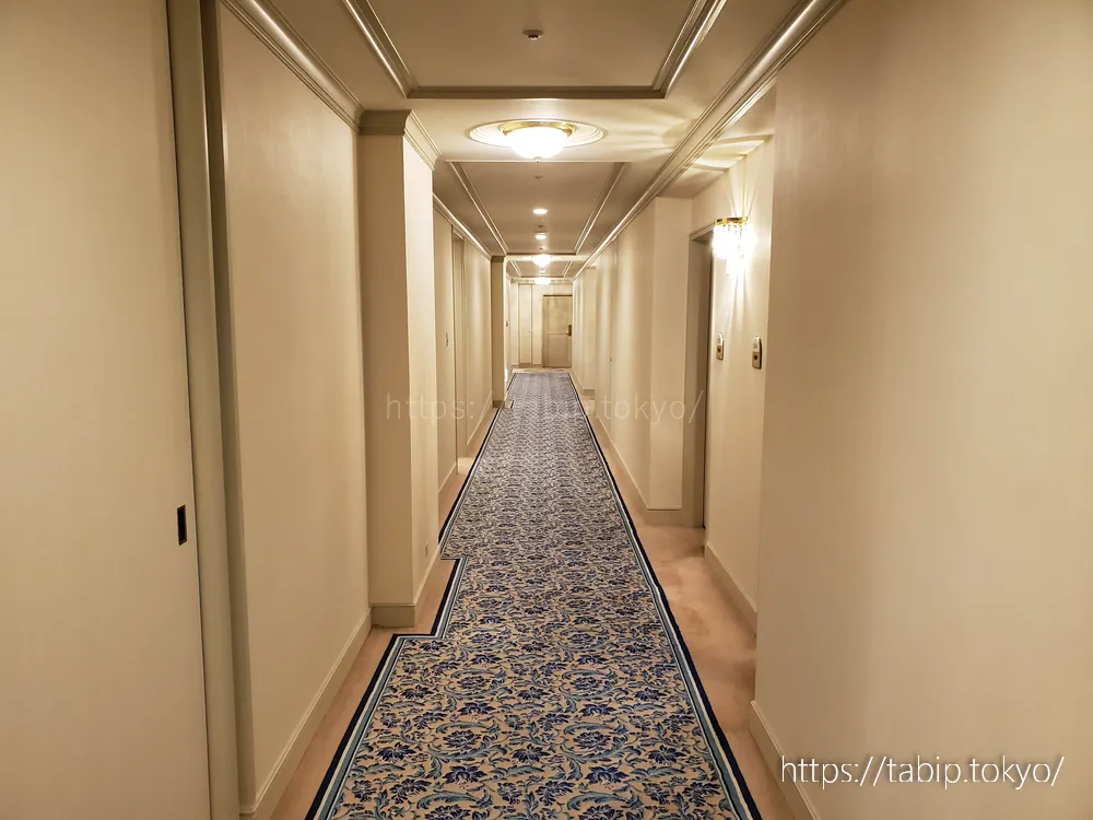 リーガロイヤルホテル広島のエグゼクティブフロア廊下