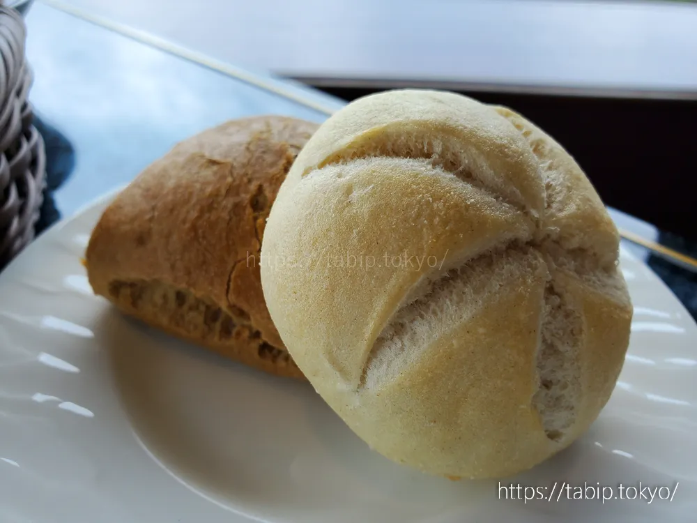 リーガロイヤルホテル広島エグゼクティブフロアの限定朝食の焼きたてパン