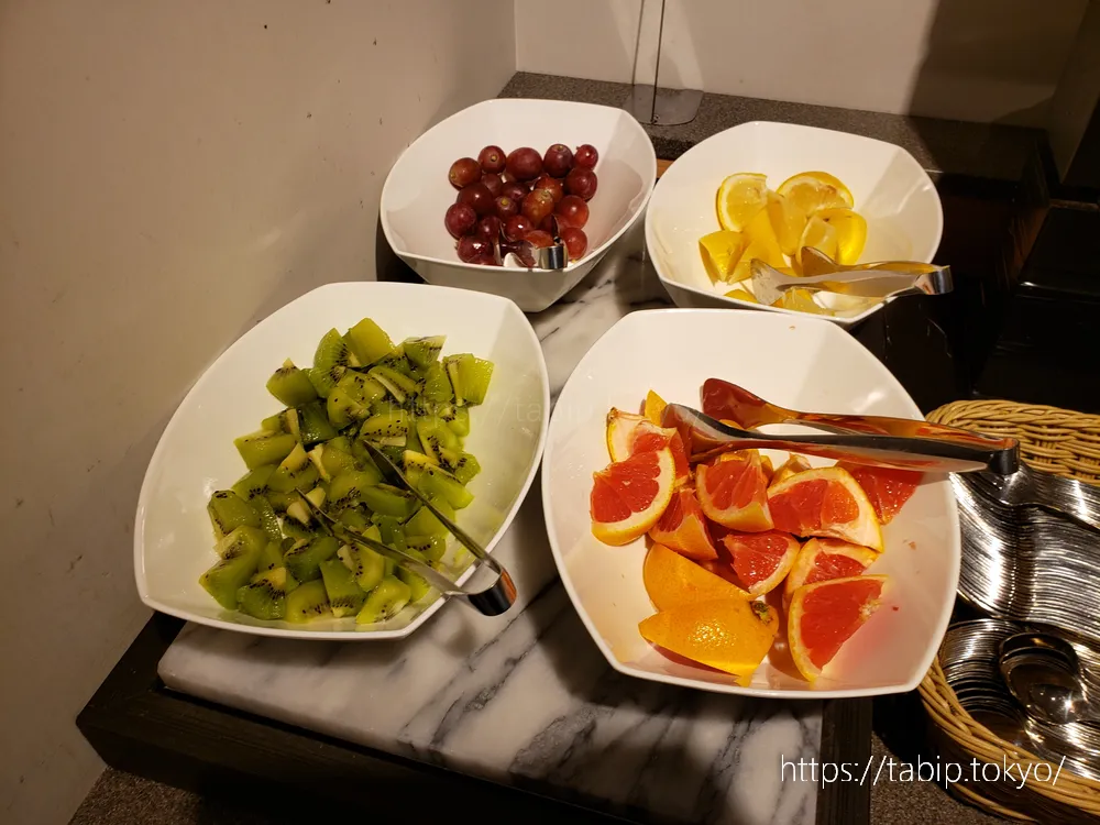 ホテルインターゲート京都四条新町の朝食のフルーツ