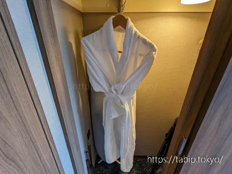 ANAクラウンプラザホテル広島スーペリアツインルームのバスローブ