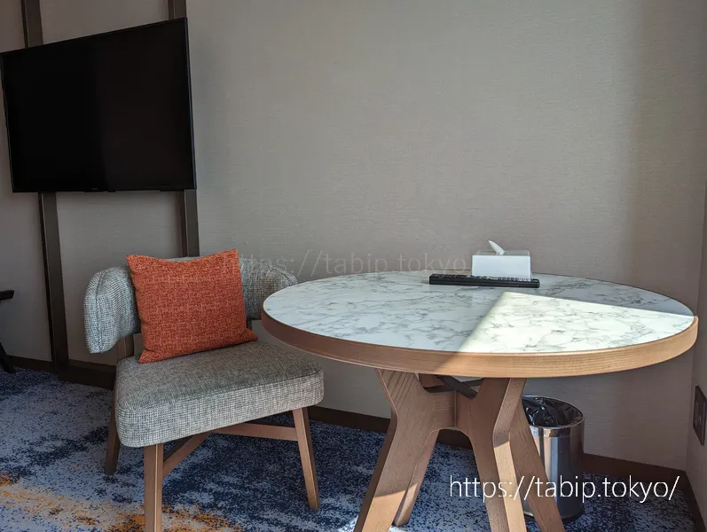 ANAクラウンプラザホテル広島スーペリアツインルームのテーブルセット