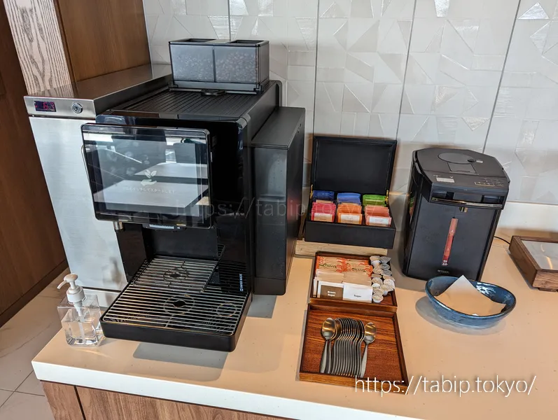 ANAクラウンプラザホテル広島のクラブラウンジのコーヒーマシン