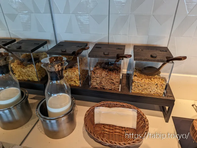 ANAクラウンプラザホテル広島のクラブラウンジ朝食のシリアルフレーク