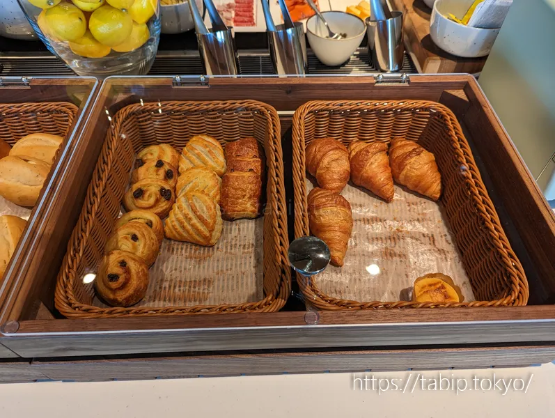 ANAクラウンプラザホテル広島のクラブラウンジ朝食のクロワッサン