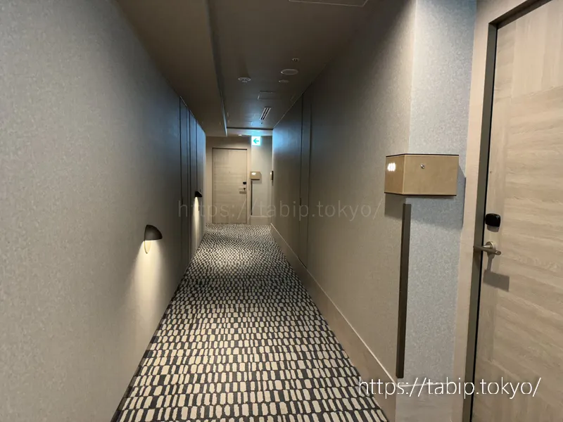 ゼンティス大阪の客室廊下