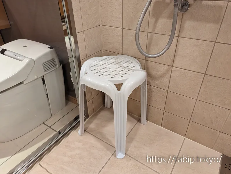 京都ブライトンホテルのエグゼクティブツインのお風呂椅子