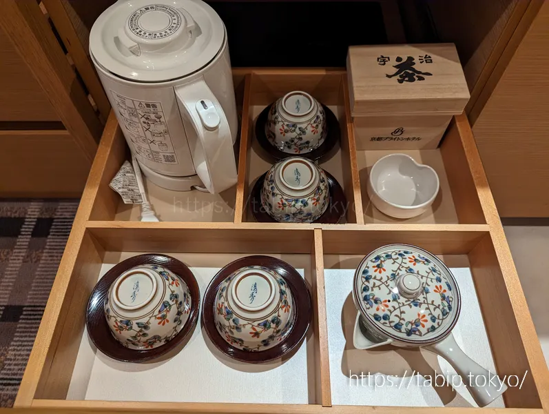 京都ブライトンホテルのエグゼクティブツインの茶器