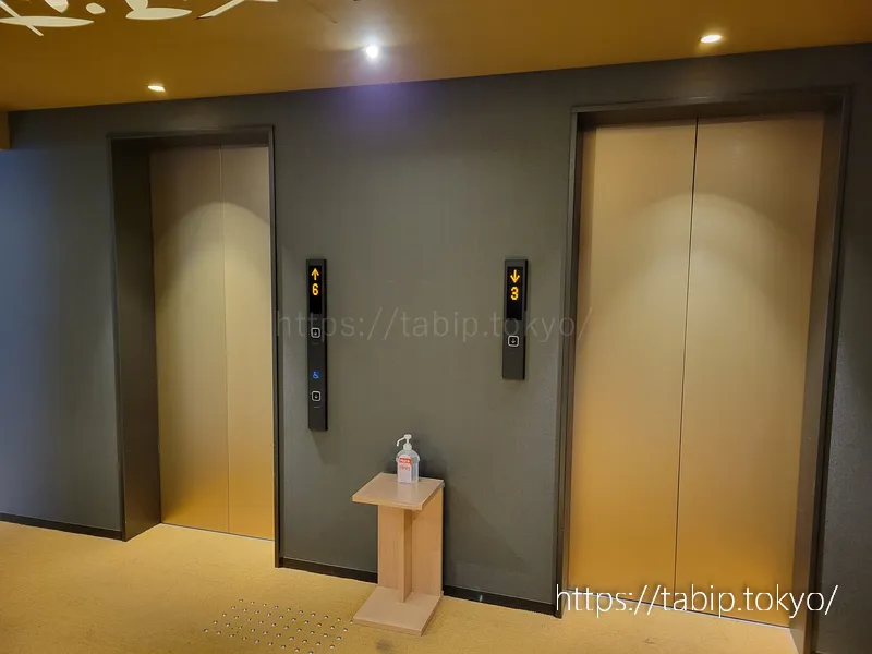 ロイヤルツインホテル京都八条口の客室エレベーター